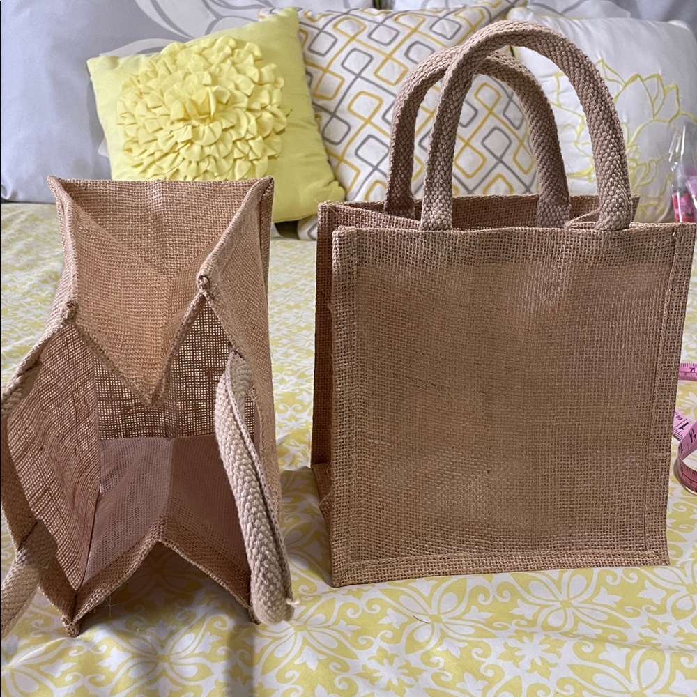 2 Tan Jute/ Burlap Bags to use for Gifts, Crafts, Display, Holidays, NWOT - Picture 9 of 9
